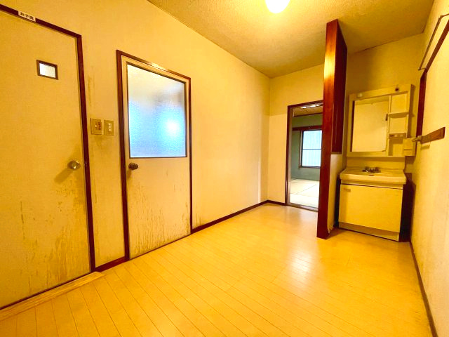 越前市粟田部町中古戸建の独立洗面台