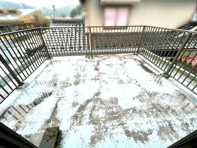 越前市粟田部町中古戸建のバルコニー