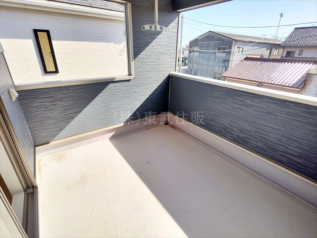 【バルコニー】 | 比企郡吉見町東野第２０　全３棟　１号棟 | 広々としたバルコニーです