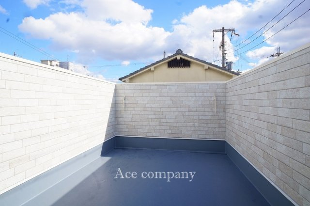 【バルコニー】 | 八尾市南亀井町2丁目 | 塀が高く周りが気になりにくい設計です☆