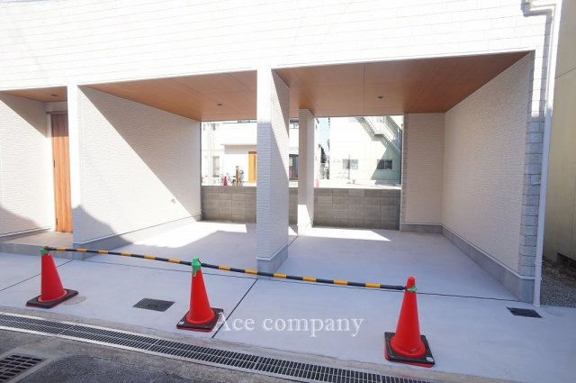 【駐車場】 | 八尾市南亀井町2丁目 | 並列駐車2台OK！屋根付きの車庫です☆