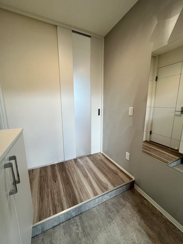 Scuola（スコーラ）の玄関