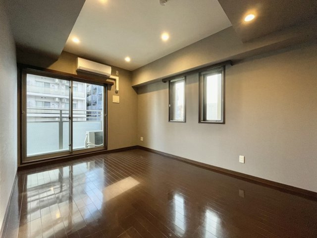 GRANDEシエナ本町の洋室