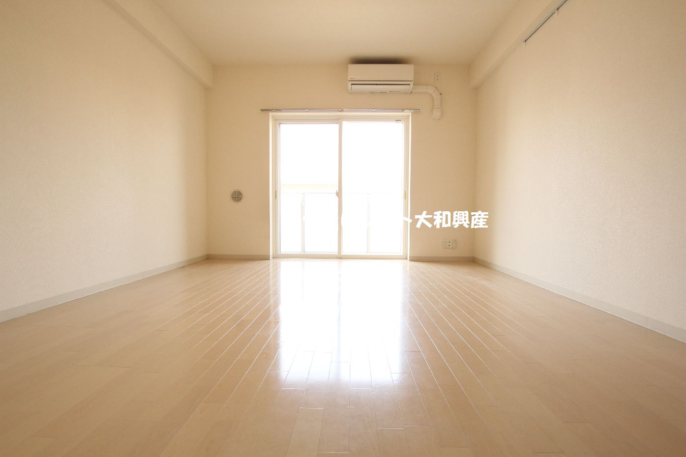 アドバンス相模大野の居間・リビング