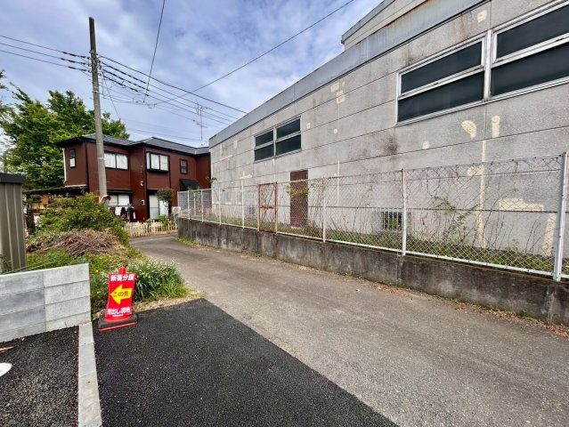 見沼区宮ヶ谷塔第1　新築戸建　クレイドル01の前面道路含む現地写真