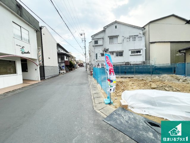 京都市伏見区醍醐下山口町　第1期　新築一戸建ての前面道路含む現地写真|周辺は落ち着いた街並みの住宅地！子育てがしやすい住環境です！まだ未完成ですが、現地でしかわからない事もございます。是非一度ご覧ください。