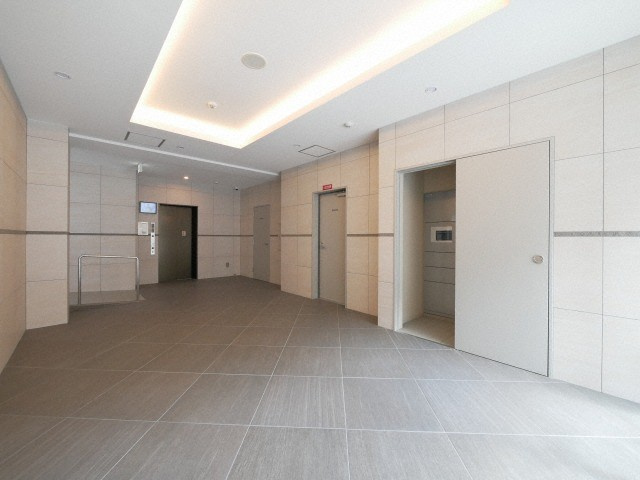 アドバンス大阪イーストのロビー