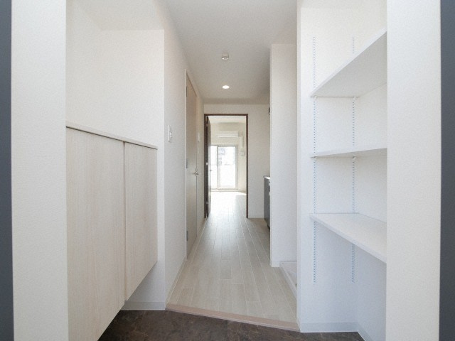 アドバンス大阪イーストの玄関