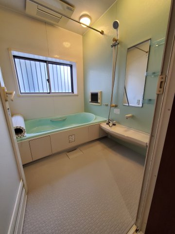 吉川市　中央3丁目　中古戸建の浴室|1日の疲れを取り心身を癒すことができるよう、ゆとりのスペースを確保してます