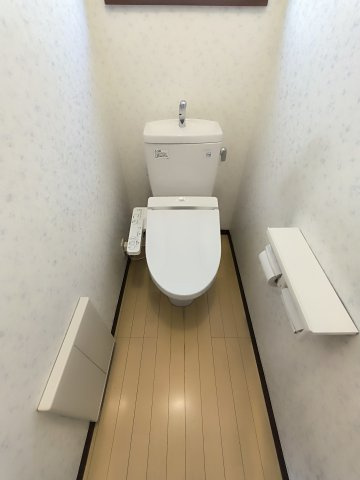 吉川市　中央3丁目　中古戸建のトイレ|シンプルで清潔感あふれるトイレ。毎日使う場所だからこそ快適さにこだわりました♪