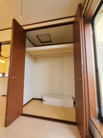 吉川市　中央3丁目　中古戸建の収納|住まいの快適性を左右する収納は欲しい場所に使い勝手のよい収納を確保しています