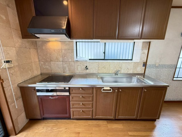 突抜町の居間・リビング