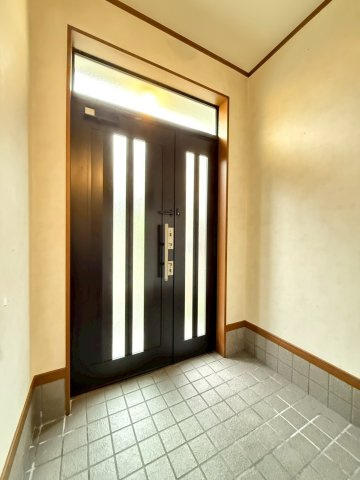 突抜町の玄関