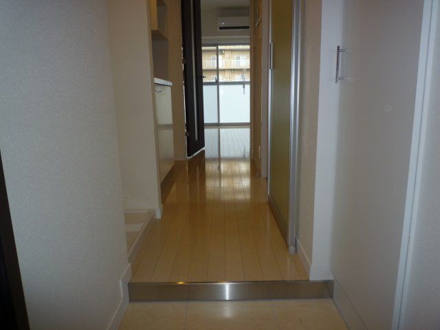 リヴシティ大島イーストの玄関