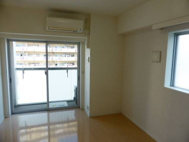 リヴシティ大島イーストの居間・リビング