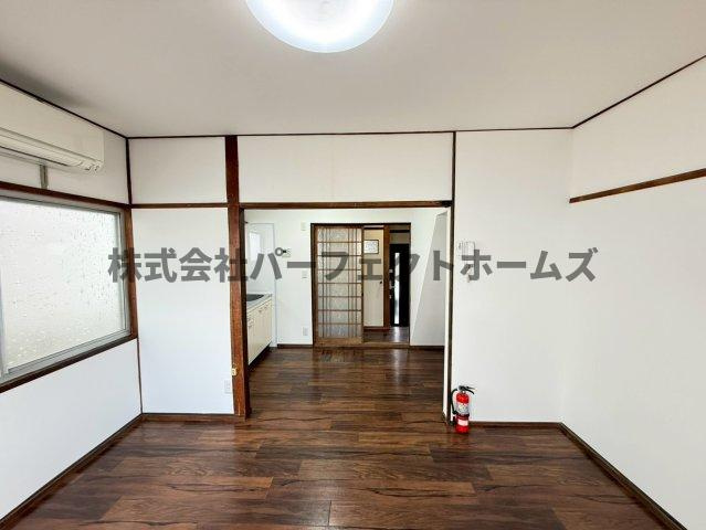 緑町テラスハウス　賃貸の居間・リビング|おしゃれな居間です