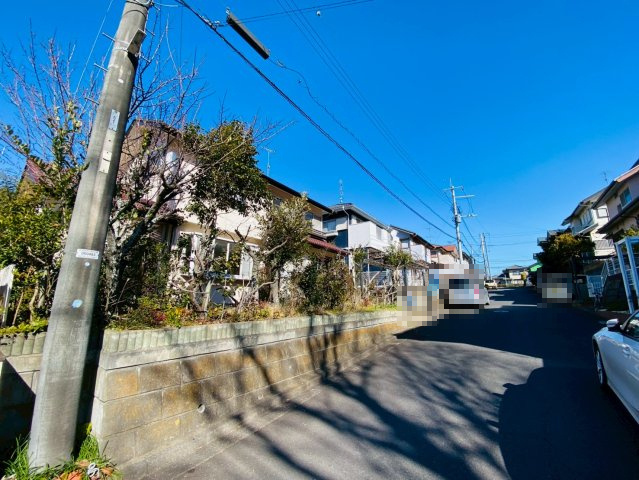 成田市宗吾　中古戸建の前面道路含む現地写真