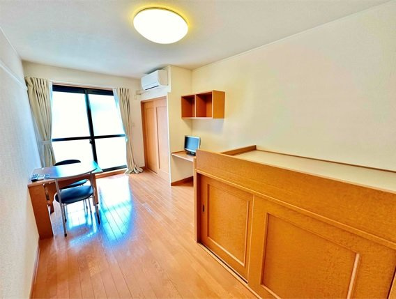 レオパレスバロンⅠの居間・リビング|備品サイズ・種類はお部屋に異なる事が御座います。