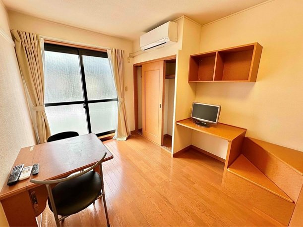 レオパレスバロンⅠの居間・リビング|備品サイズ・種類はお部屋に異なる事が御座います。