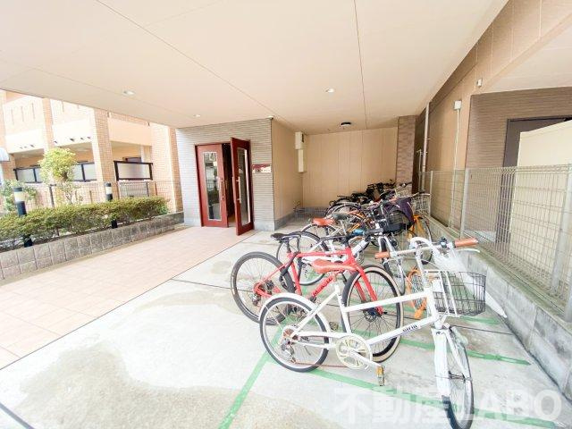 カーサ・マロンのその他