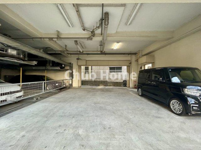 【駐車場】 | プレジール東大島 | 【敷地内駐車場】最新の空き状況や費用などの詳細は担当スタッフまでお問い合わせください。