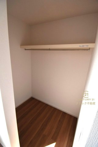 ケイアイフィット　水戸市元吉田町　14期 　3の収納|ウォークインクローゼットは自由度の高い収納スペース。服だけでなく、帽子やバッグなどもまとめて管理することができます。おしゃれが楽しくなりますね♪