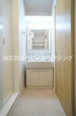 シャイン　ヴィレッジの洗面所|忙しい朝には欠かせない洗面所です