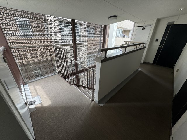 ジュエル曽根東のエントランス