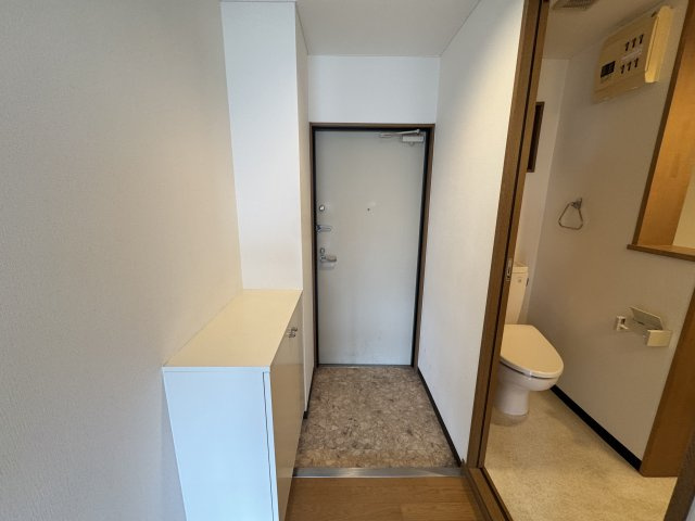ジュエル曽根東の玄関