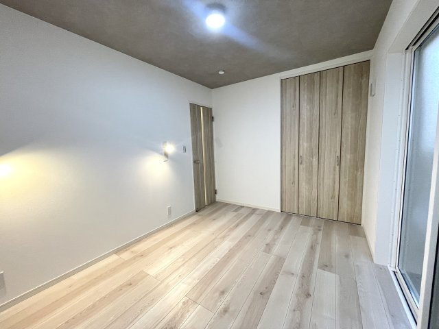 板橋区仲町　認定低炭素住宅　太陽光パネル×SECOM完備　大型省エネ邸宅の洋室