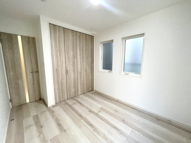 板橋区仲町　認定低炭素住宅　太陽光パネル×SECOM完備　大型省エネ邸宅の洋室