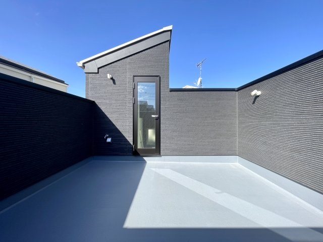 板橋区仲町　認定低炭素住宅　太陽光パネル×SECOM完備　大型省エネ邸宅のバルコニー