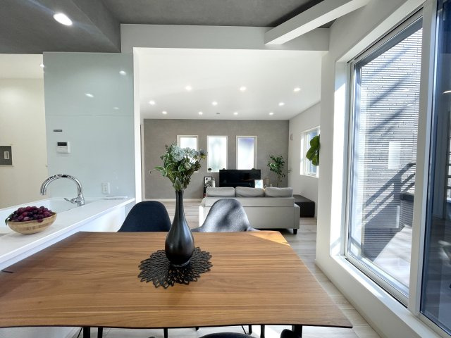板橋区仲町　認定低炭素住宅　太陽光パネル×SECOM完備　大型省エネ邸宅のダイニング