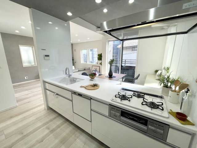 板橋区仲町　認定低炭素住宅　太陽光パネル×SECOM完備　大型省エネ邸宅のキッチン