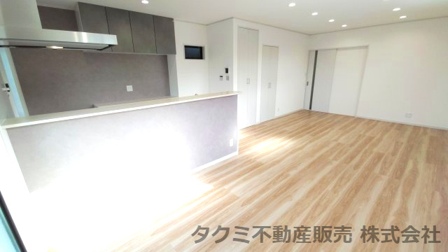 神戸市垂水区塩屋台　新築戸建ての居間・リビング