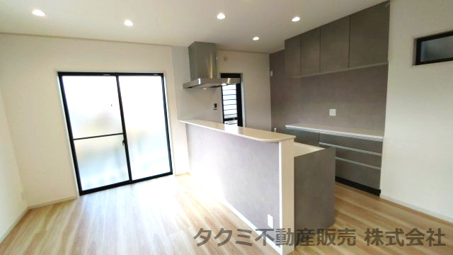 神戸市垂水区塩屋台　新築戸建ての居間・リビング