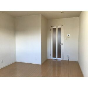 クレフラスト新守山南B棟の居間・リビング