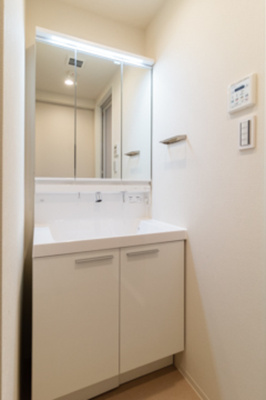 【洗面所】 | ヴァロータ氷川台 | ※写真は同タイプ住戸です。