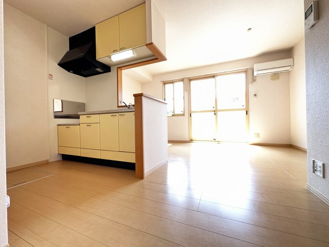 グランドソレーユ B棟の居間・リビング