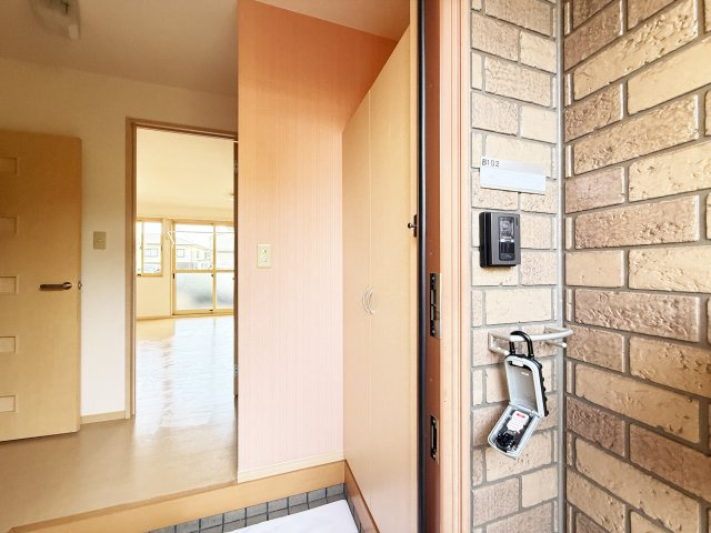 グランドソレーユ B棟の居間・リビング