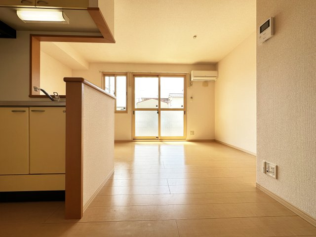 グランドソレーユ B棟の居間・リビング