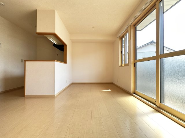 グランドソレーユ B棟の居間・リビング