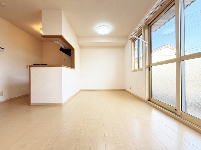 グランドソレーユ B棟の居間・リビング