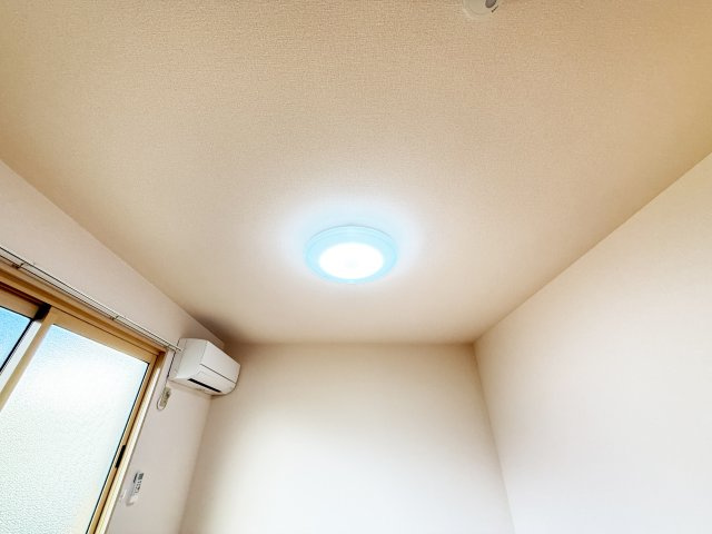 グランドソレーユ B棟の駐車場