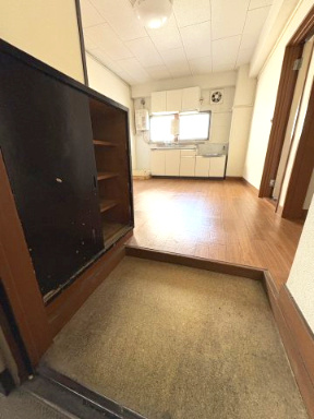 【玄関】 | 吉田マンション | ハウスクリーニング前のお写真です