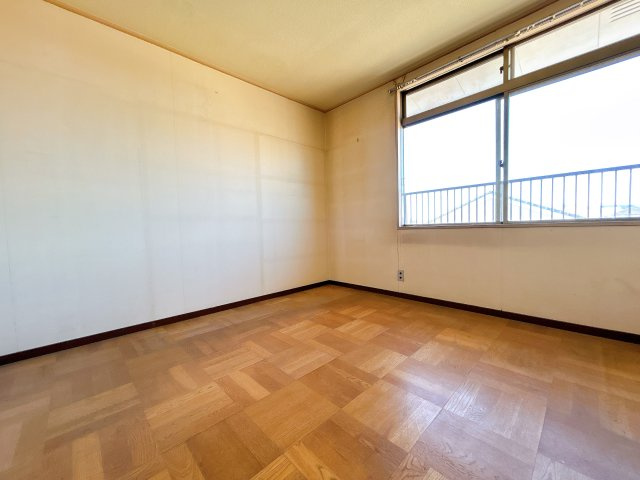 行田市大字長野の洋室