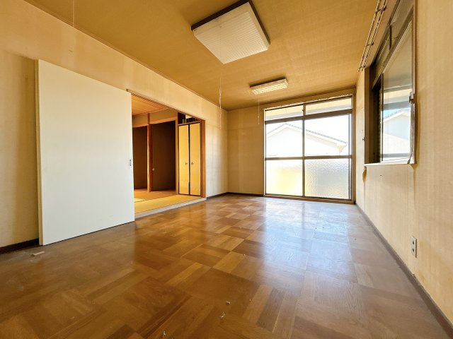 行田市大字長野の洋室