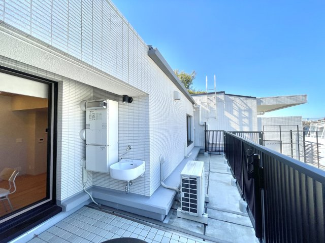 【バルコニー】