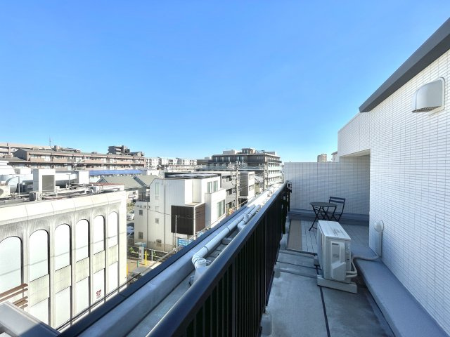 【バルコニー】