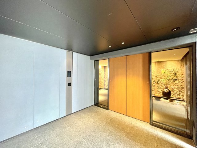 【エントランス】